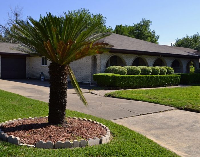 concrete driveway by Ace Concrete Contractors Austin